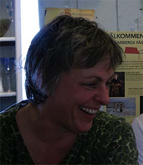 mikaela1.jpg (19699 bytes)